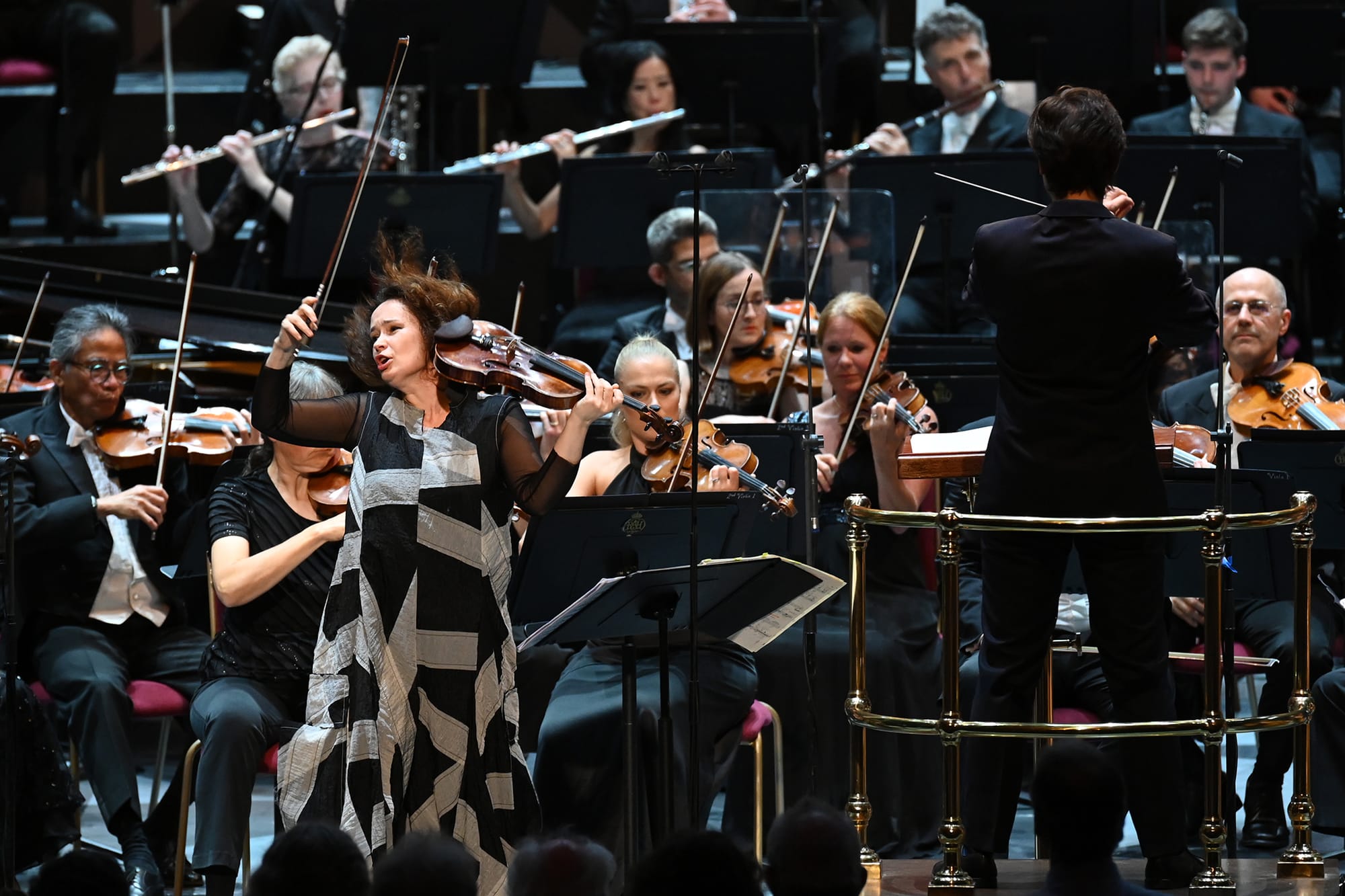 Patricia Kopatchinskaja plays Schonberg